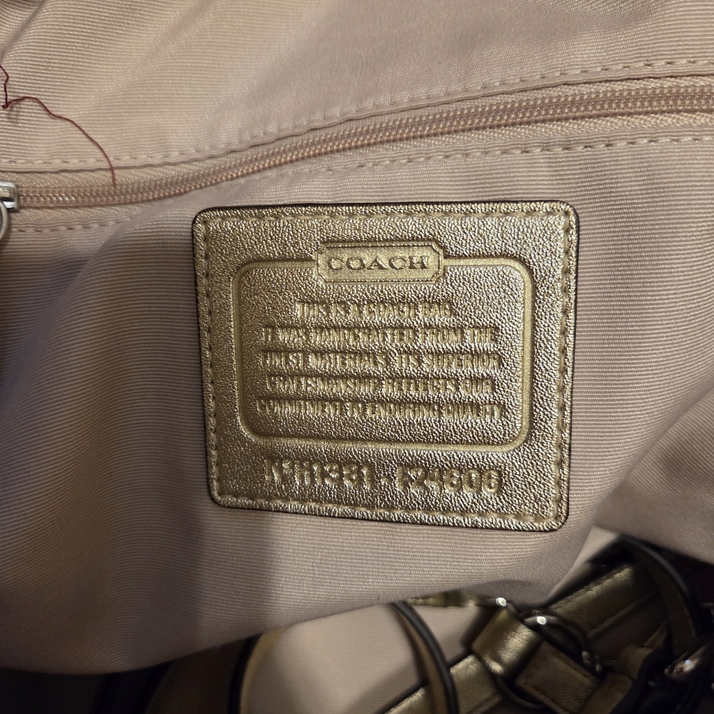 Coach purse - Picture 7 of 9